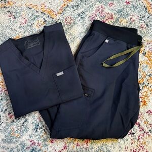 FIGS Quiet Navy Scrub Set (L)